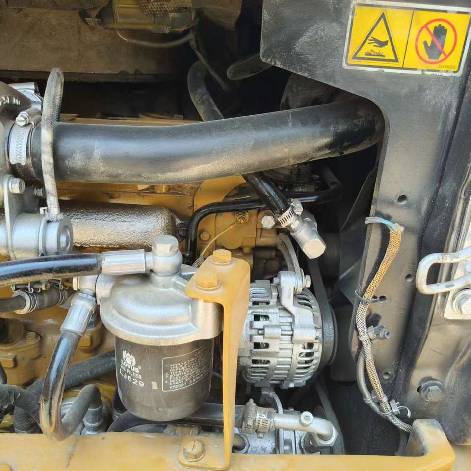 CATERPILLAR 305 - Mini excavator: picture 2 CATERPILLAR 305 - Mini excavator: picture 2