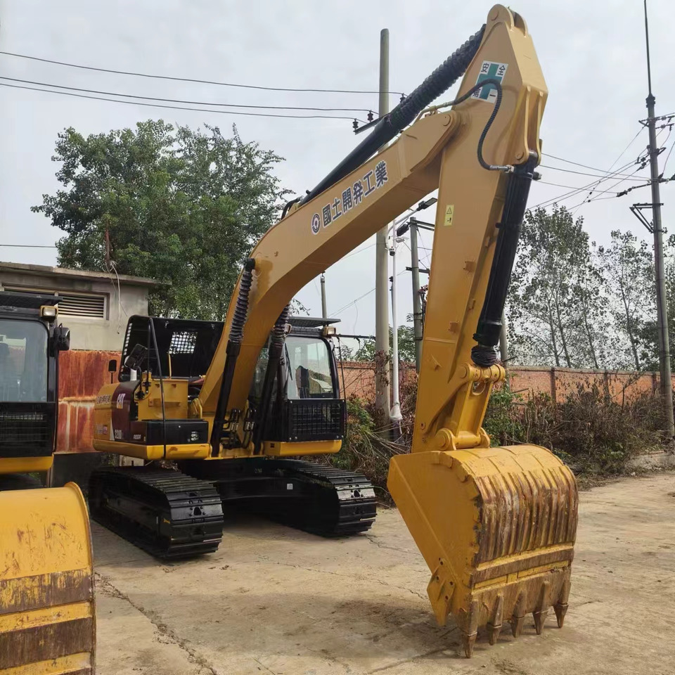 CATERPILLAR 320D - Crawler excavator: picture 2 CATERPILLAR 320D - Crawler excavator: picture 2