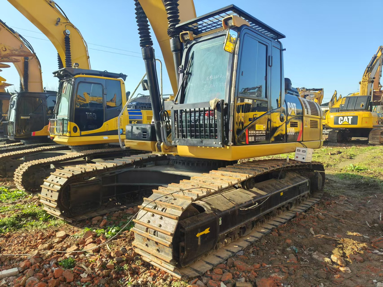Crawler excavator CATERPILLAR 330D2: picture 7