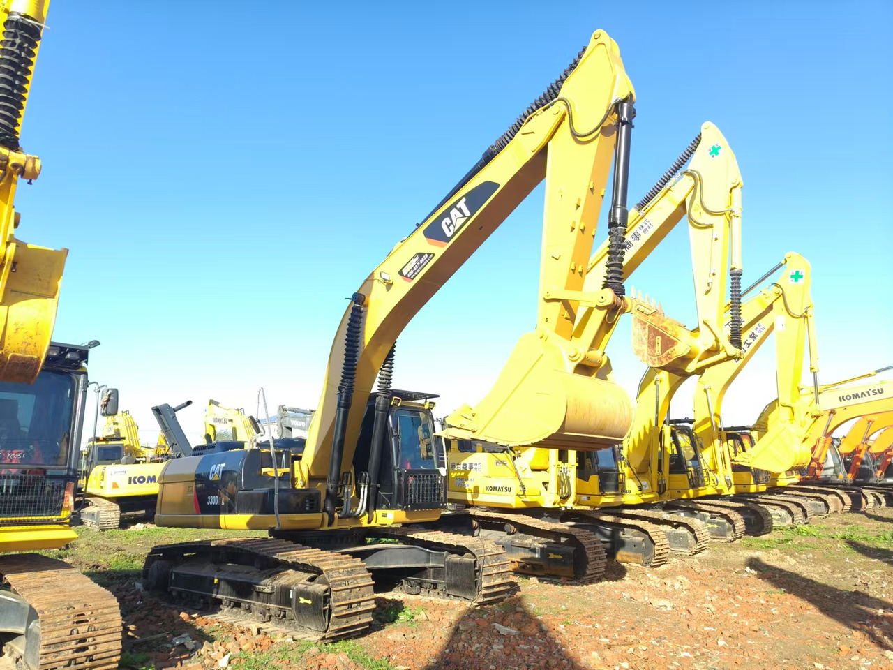 Crawler excavator CATERPILLAR 330D2: picture 6