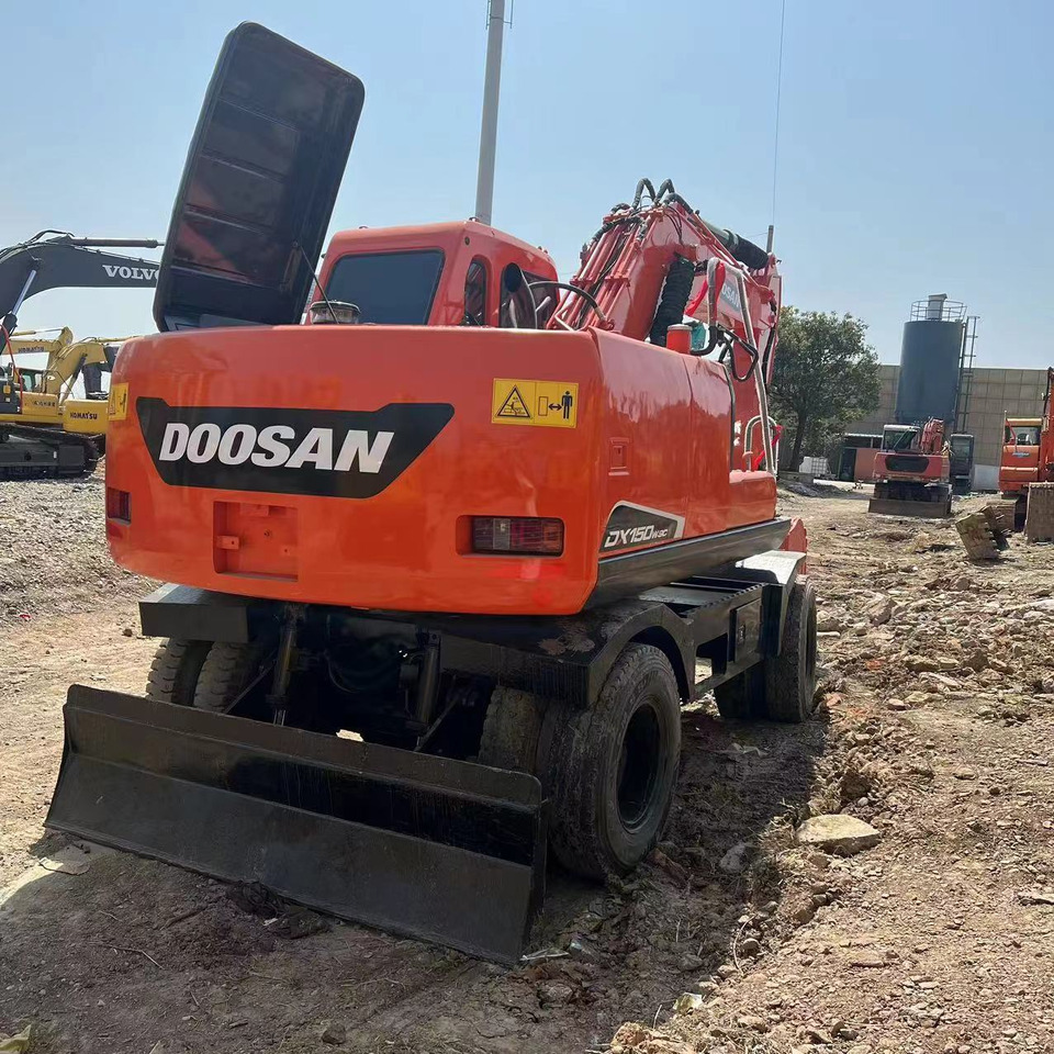 DOOSAN DH150W-7 - Wheel excavator: picture 3 DOOSAN DH150W-7 - Wheel excavator: picture 3