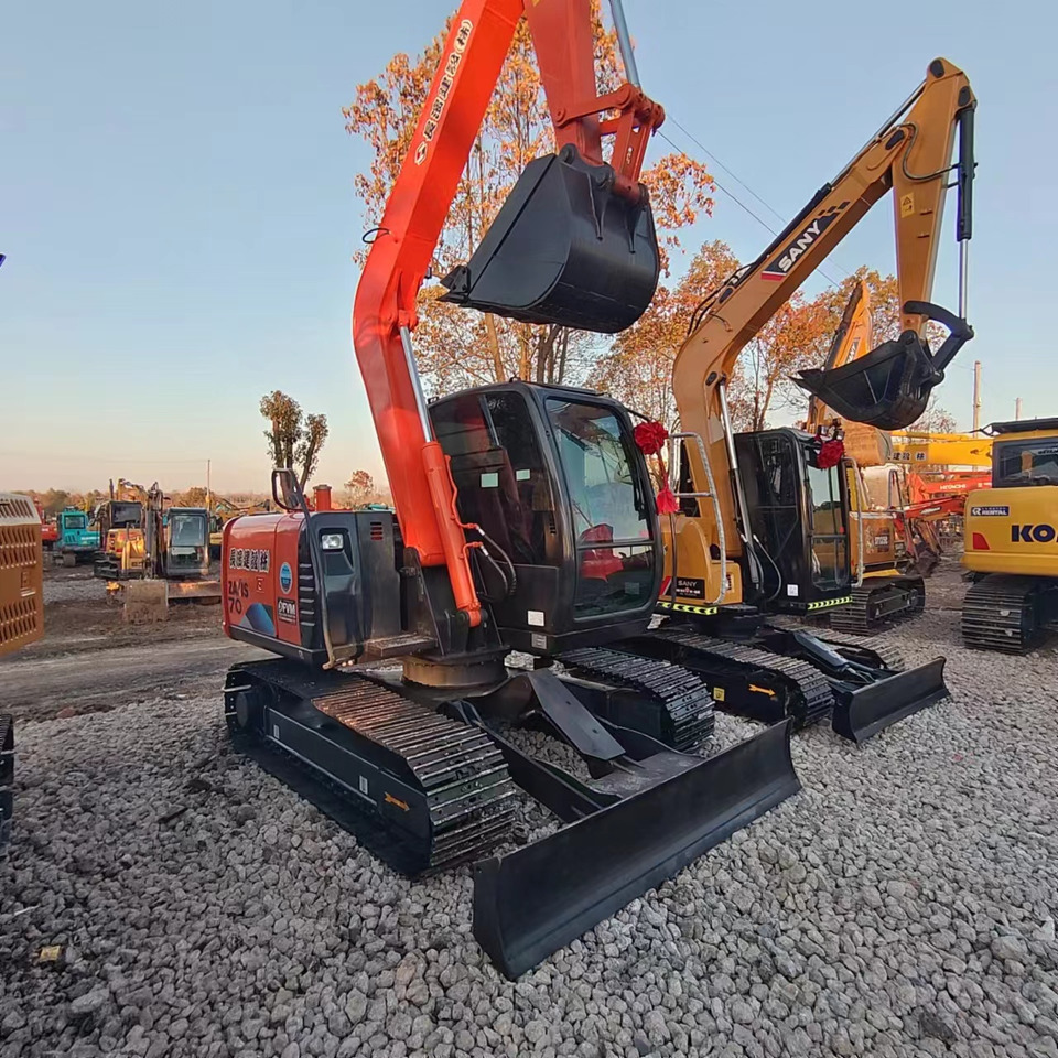 HITACHI ZX70 - Crawler excavator: picture 1 HITACHI ZX70 - Crawler excavator: picture 1