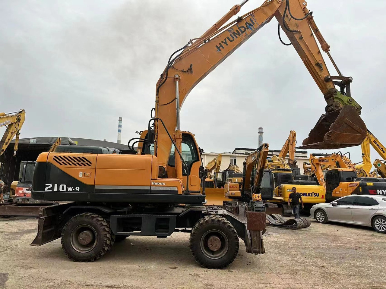 Hyundai 210w-9 - Wheel excavator: picture 1 Hyundai 210w-9 - Wheel excavator: picture 1
