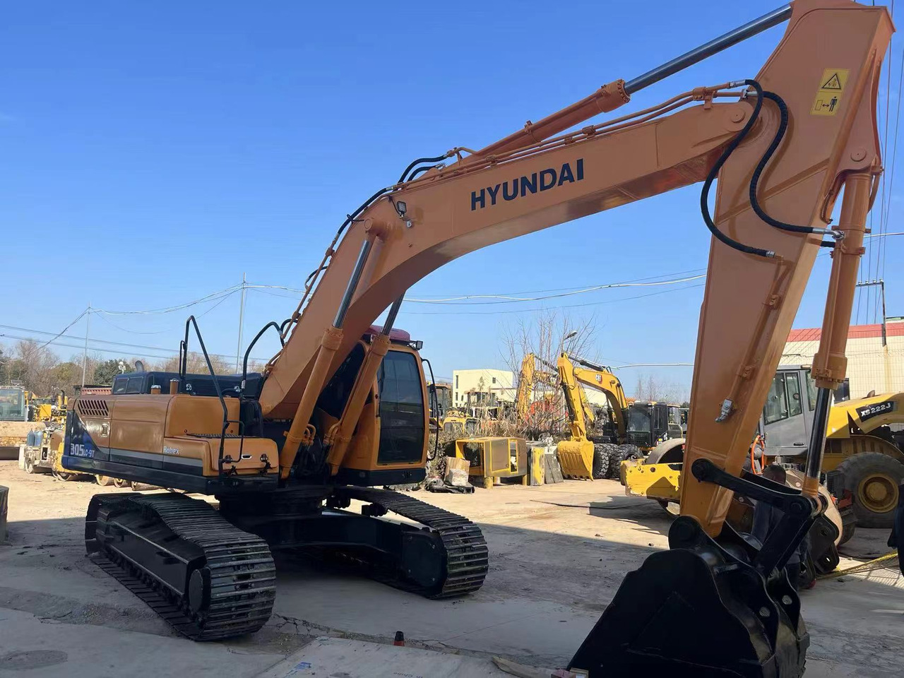 Hyundai 305 - Crawler excavator: picture 2 Hyundai 305 - Crawler excavator: picture 2