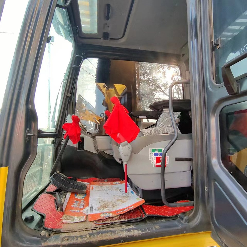 KOMATSU PC130 - Crawler excavator: picture 5 KOMATSU PC130 - Crawler excavator: picture 5