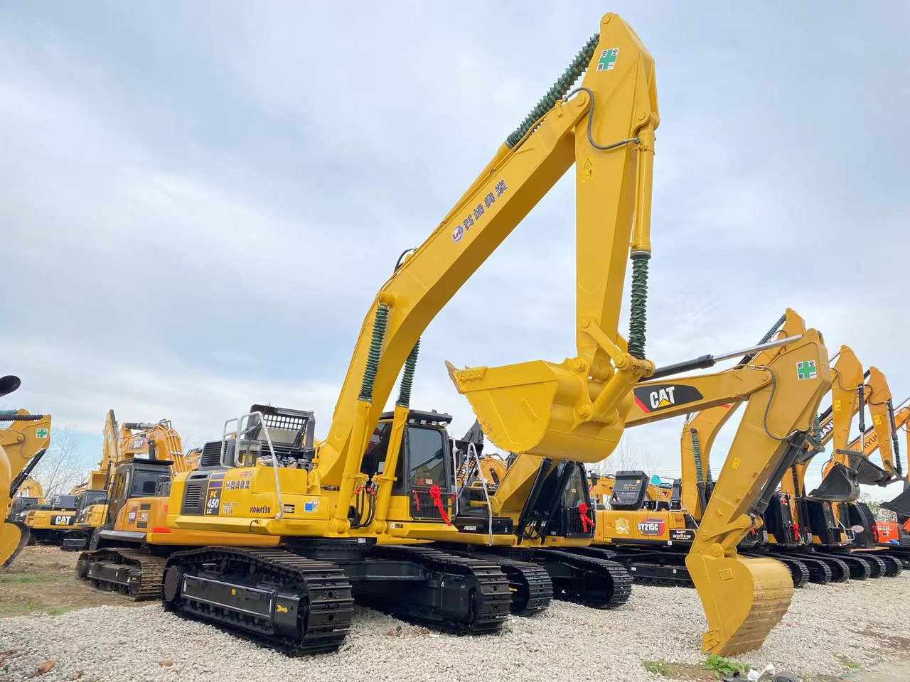KOMATSU PC450 - Crawler excavator: picture 1 KOMATSU PC450 - Crawler excavator: picture 1