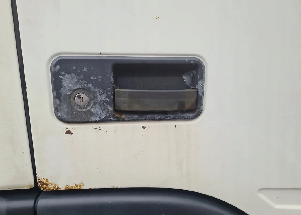 DRZWI KOMPLETNE PRAWE VOLVO FM 9 12 13 - Door and parts: picture 3 DRZWI KOMPLETNE PRAWE VOLVO FM 9 12 13 - Door and parts: picture 3