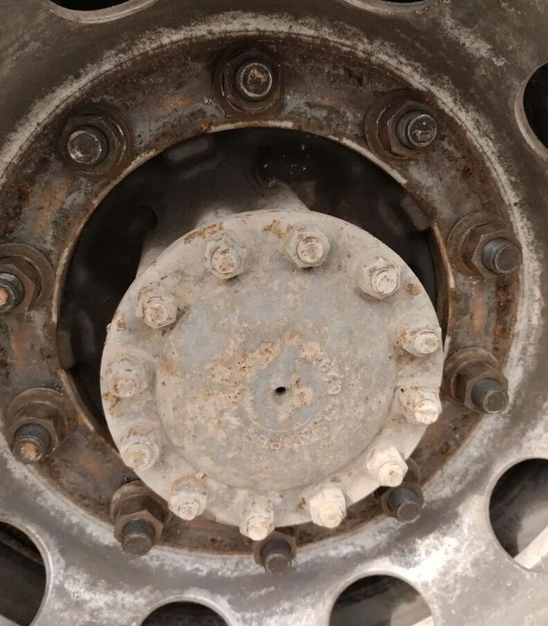 PIASTA KOMPLETNA TYŁ VOLVO FL 6 00-06 22.5 - Wheel hub for Truck: picture 1 PIASTA KOMPLETNA TYŁ VOLVO FL 6 00-06 22.5 - Wheel hub for Truck: picture 1