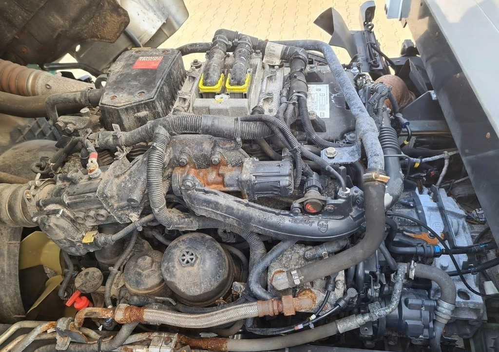 RENAULT DTI 5 210 EUVI - Engine: picture 4 RENAULT DTI 5 210 EUVI - Engine: picture 4