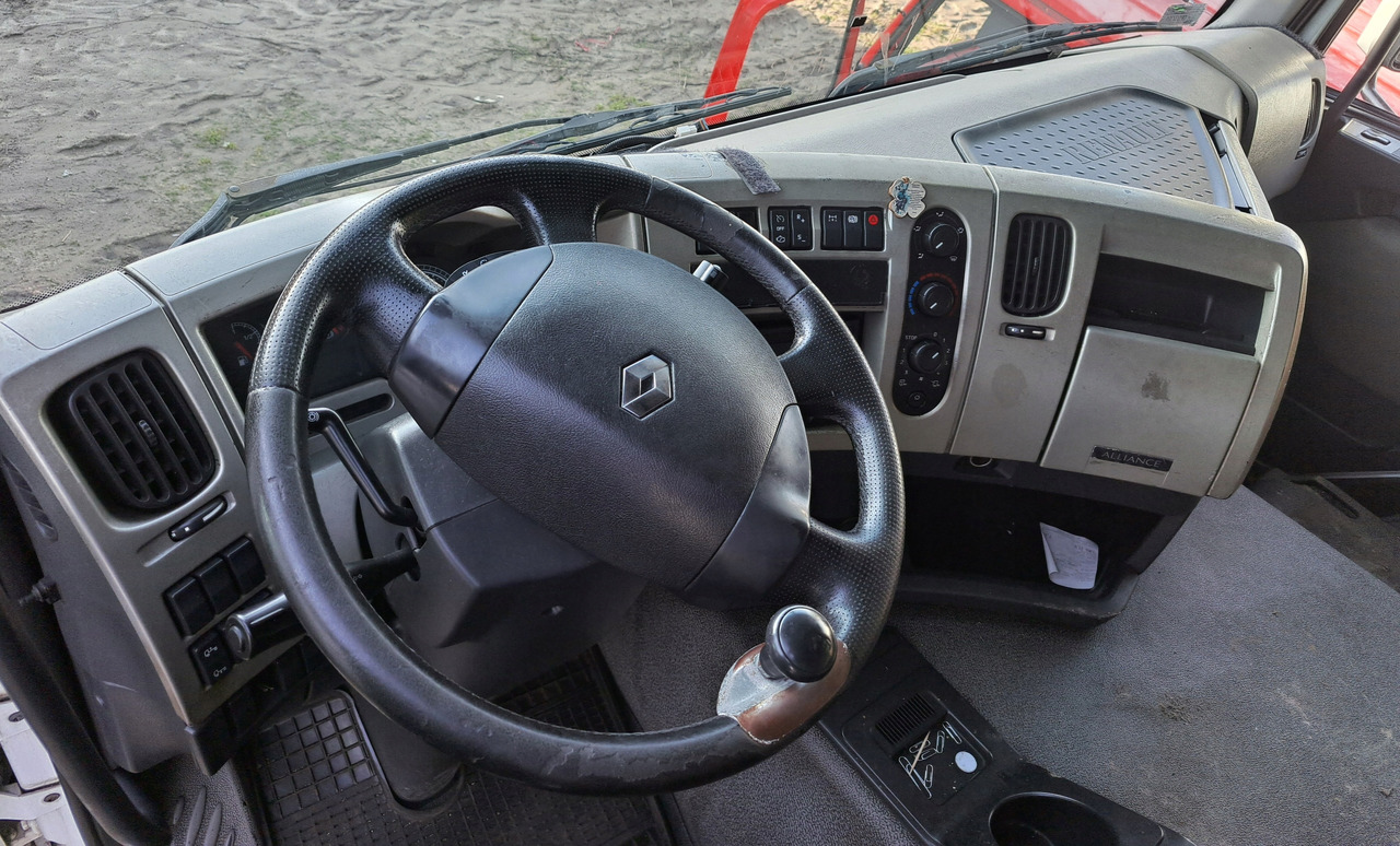 RENAULT KONSOLA DESKA ROZDZIELCZA PRZEKŁADKA ANGLIKA RENAULT PREMIUM DXI - Dashboard for Truck: picture 2 RENAULT KONSOLA DESKA ROZDZIELCZA PRZEKŁADKA ANGLIKA RENAULT PREMIUM DXI - Dashboard for Truck: picture 2