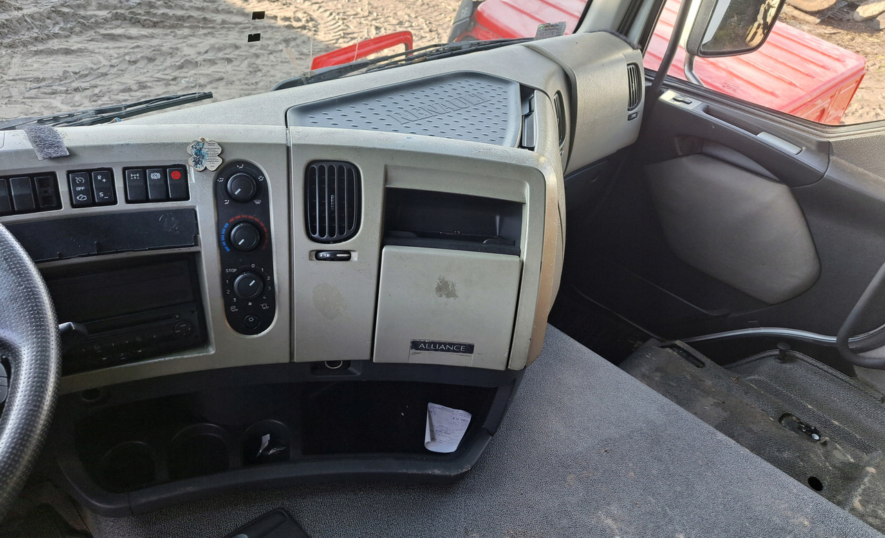RENAULT KONSOLA DESKA ROZDZIELCZA PRZEKŁADKA ANGLIKA RENAULT PREMIUM DXI - Dashboard for Truck: picture 3 RENAULT KONSOLA DESKA ROZDZIELCZA PRZEKŁADKA ANGLIKA RENAULT PREMIUM DXI - Dashboard for Truck: picture 3