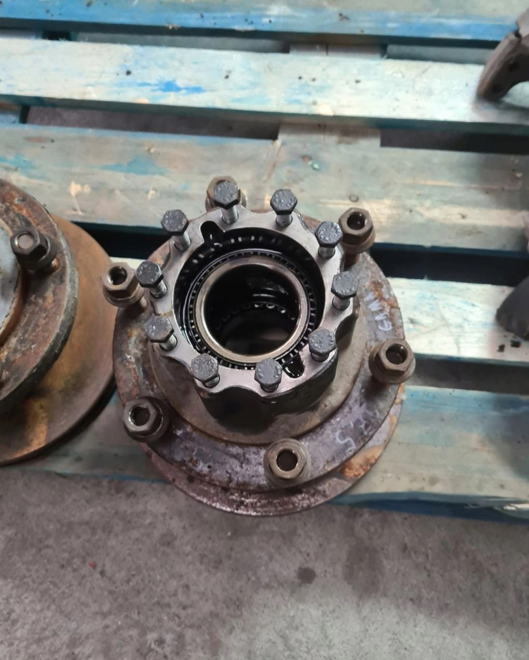 RENAULT PIASTA KOMPLETNA TYŁ 17.5 6 SZPILEK - Wheel hub: picture 2 RENAULT PIASTA KOMPLETNA TYŁ 17.5 6 SZPILEK - Wheel hub: picture 2