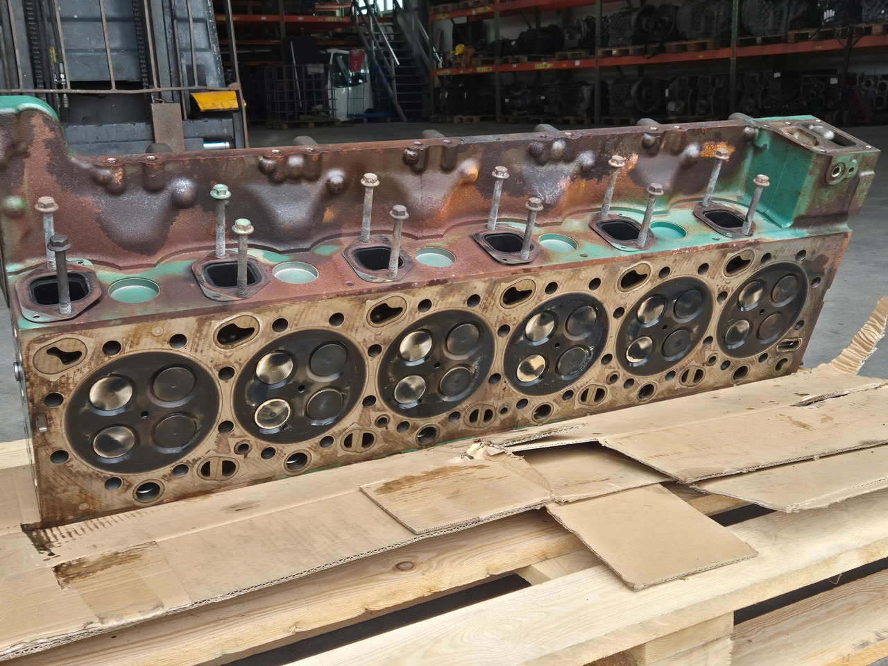 RENAULT SILNIKA D13K 23436289 - Cylinder head: picture 2 RENAULT SILNIKA D13K 23436289 - Cylinder head: picture 2