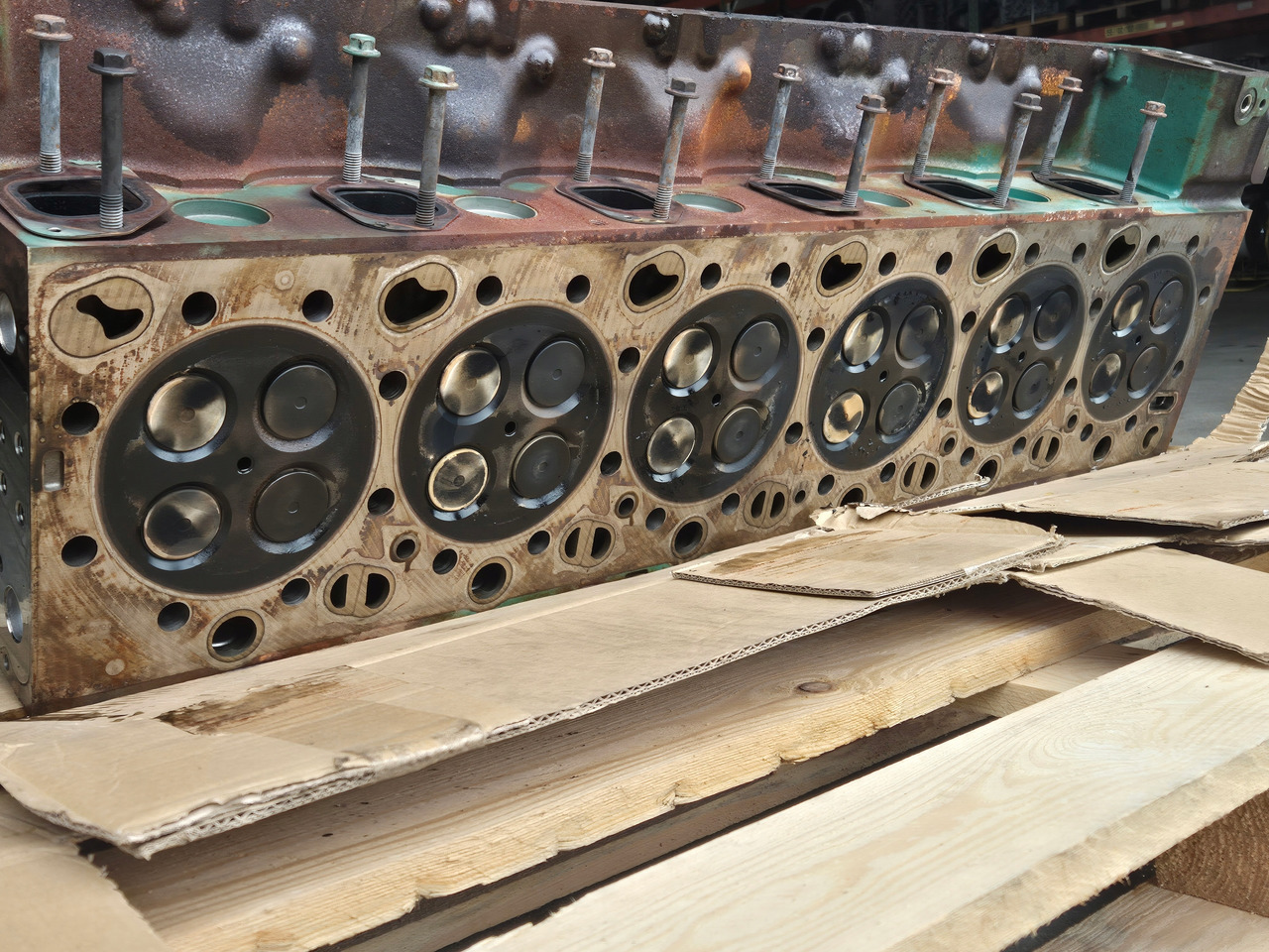 RENAULT SILNIKA D13K 23436289 - Cylinder head: picture 3 RENAULT SILNIKA D13K 23436289 - Cylinder head: picture 3