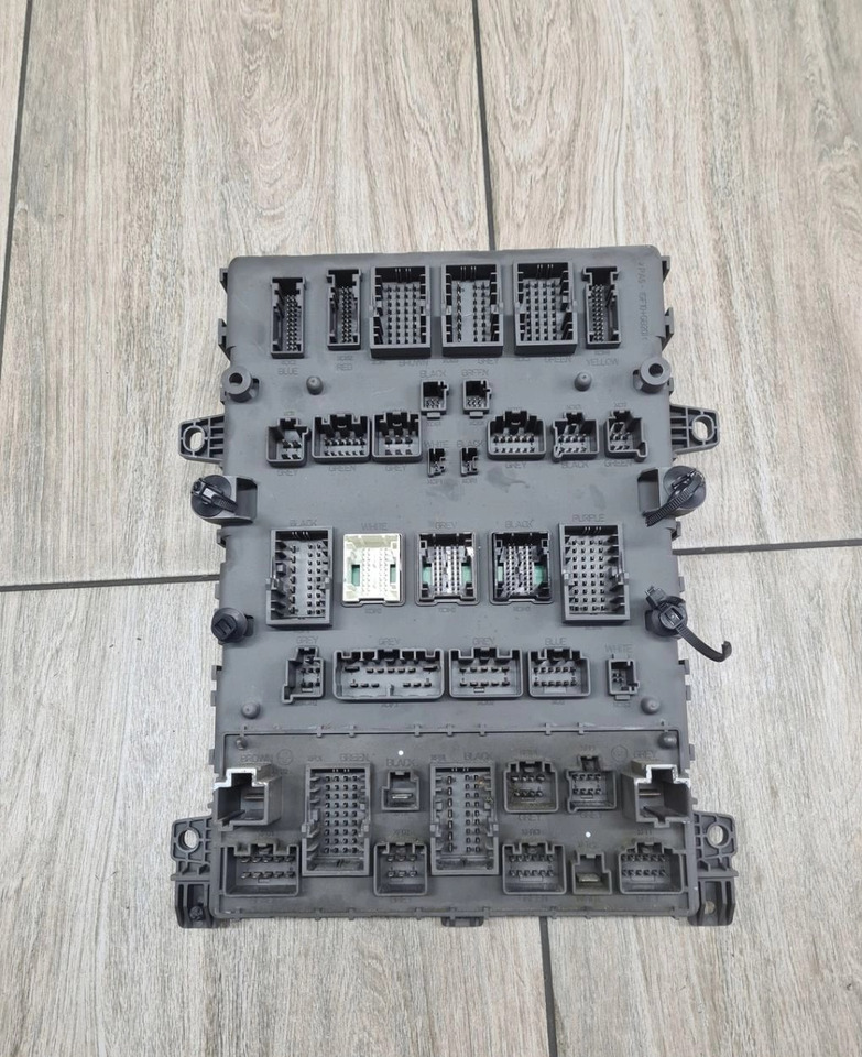 RENAULT TABLICA PŁYTA SKRZYNKA BEZPIECZNIKÓW RENAULT GAMA D WIDE VOLVO FE FL EURO 6 - Fuse for Truck: picture 2 RENAULT TABLICA PŁYTA SKRZYNKA BEZPIECZNIKÓW RENAULT GAMA D WIDE VOLVO FE FL EURO 6 - Fuse for Truck: picture 2