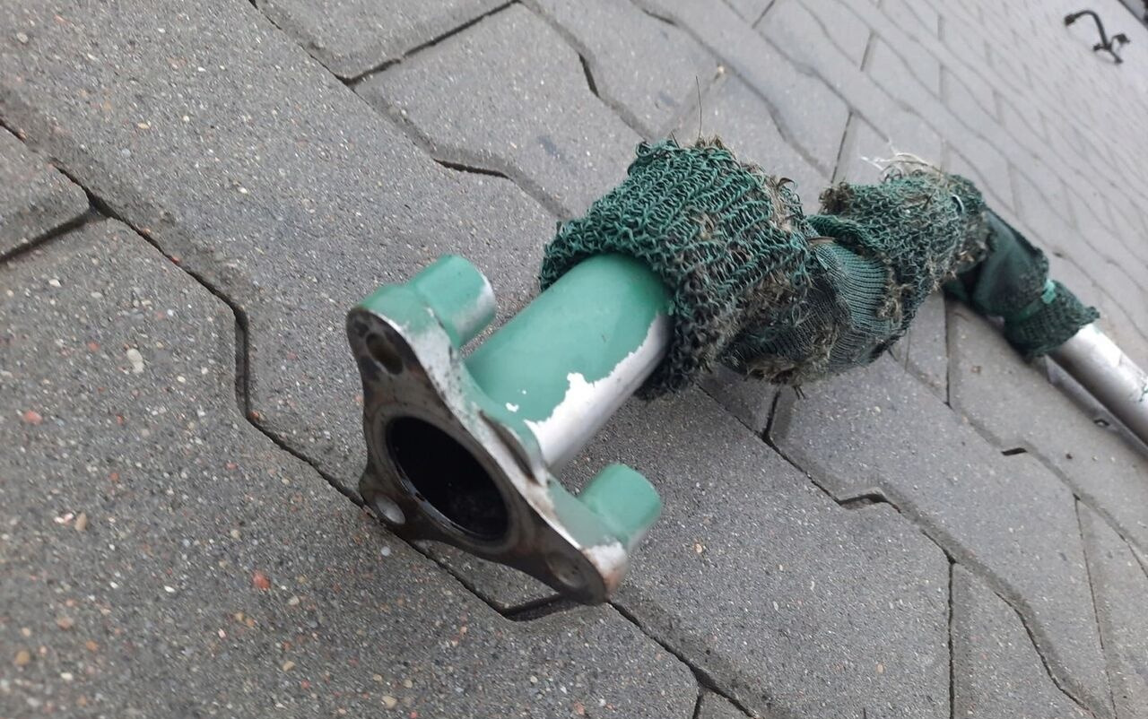 Renault GAMA T DTI 13 VOLVO FH 4 - Exhaust pipe for Truck: picture 3 Renault GAMA T DTI 13 VOLVO FH 4 - Exhaust pipe for Truck: picture 3