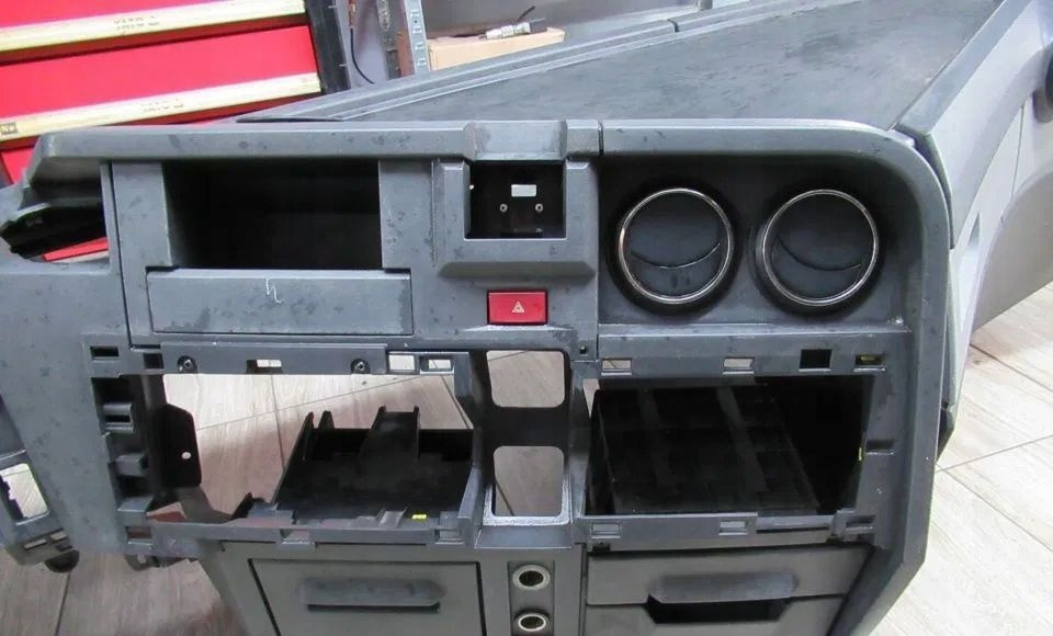 Renault KONSOLA KOKPIT DESKA RENAULT GAMA T RANGE - Dashboard for Truck: picture 2 Renault KONSOLA KOKPIT DESKA RENAULT GAMA T RANGE - Dashboard for Truck: picture 2