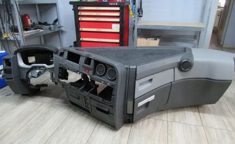 Renault KONSOLA KOKPIT DESKA RENAULT GAMA T RANGE - Dashboard for Truck: picture 1 Renault KONSOLA KOKPIT DESKA RENAULT GAMA T RANGE - Dashboard for Truck: picture 1