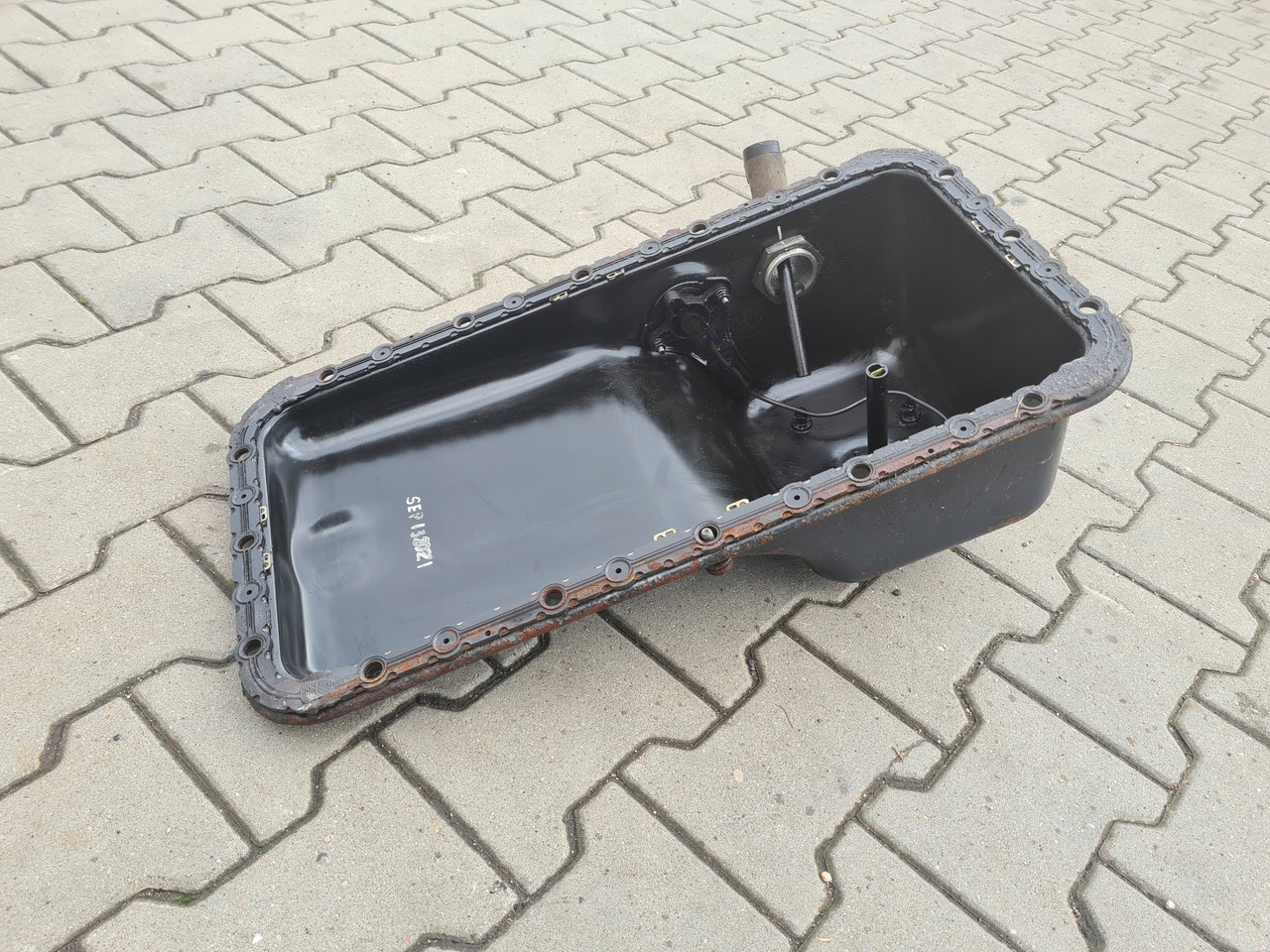 VOLVO MISA MISKA OLEJOWA SILNIKA RENAULT GAMA D DTI 5 VOLVO FL FE D5K - Oil pan for Truck: picture 1 VOLVO MISA MISKA OLEJOWA SILNIKA RENAULT GAMA D DTI 5 VOLVO FL FE D5K - Oil pan for Truck: picture 1