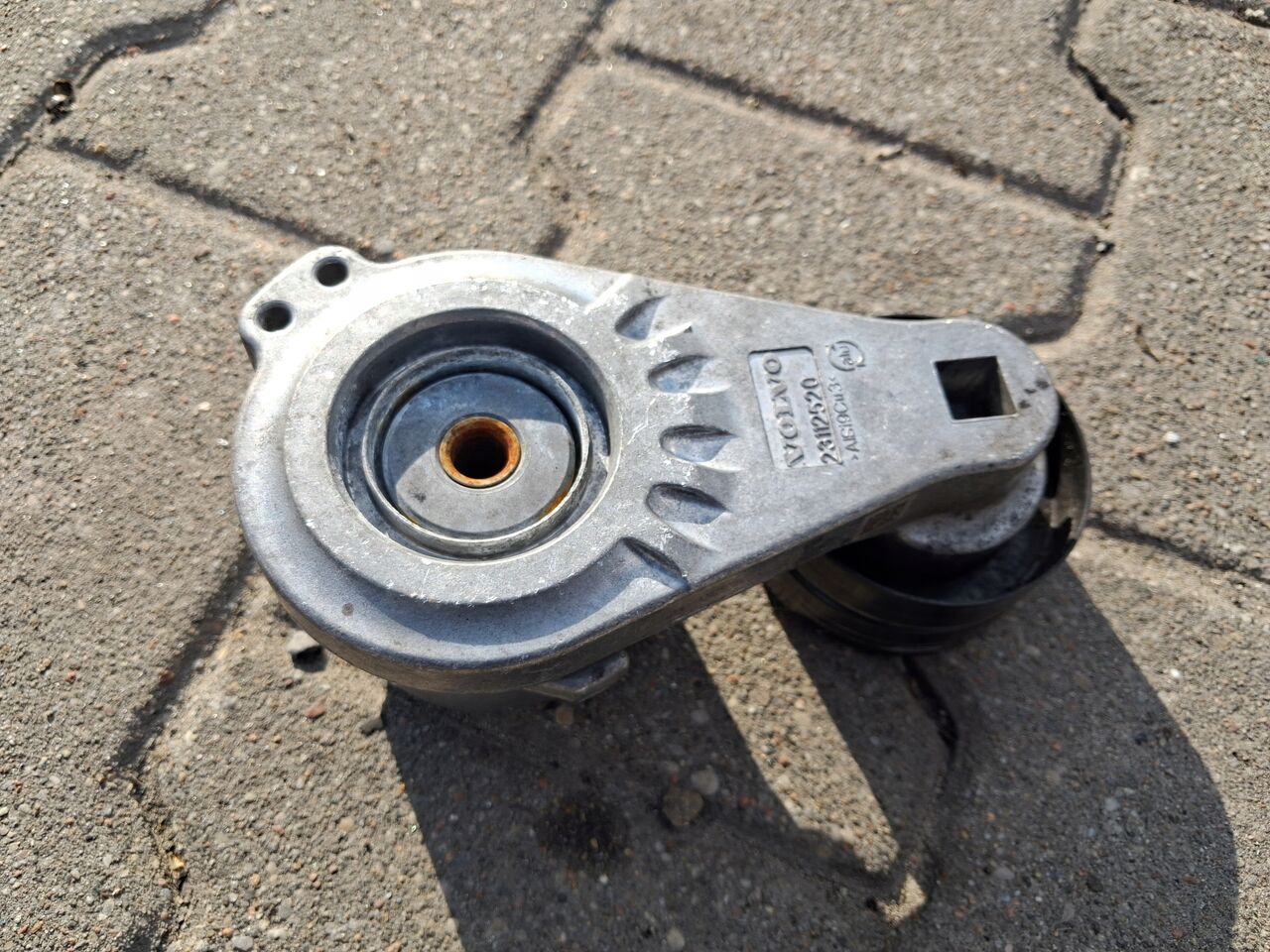 VOLVO ROLKA NAPINACZ PASKA ALTERNATORA RENAULT RANGE GAMA T VOLVO FH 4 5 - Engine and parts for Truck: picture 2 VOLVO ROLKA NAPINACZ PASKA ALTERNATORA RENAULT RANGE GAMA T VOLVO FH 4 5 - Engine and parts for Truck: picture 2
