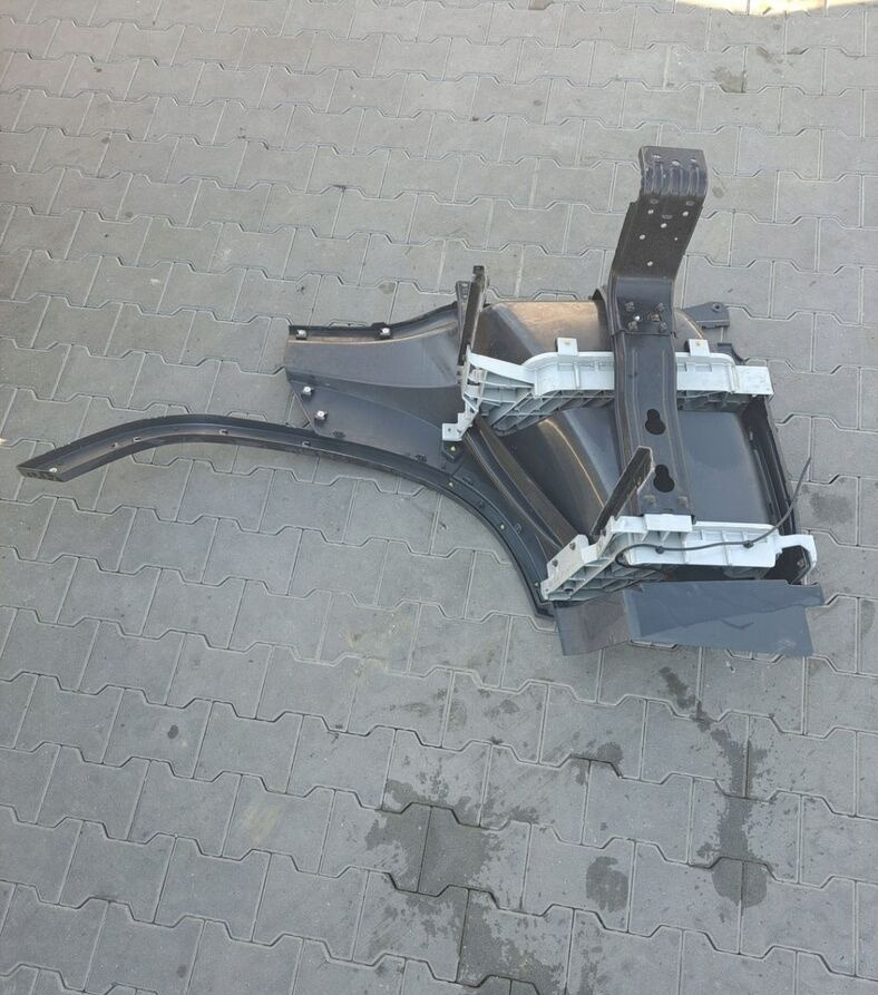 VOLVO STOPIEŃ STOPNICA LEWA STELAŻ ORYGINAŁ VOLVO FH 4 - Footstep for Truck: picture 3 VOLVO STOPIEŃ STOPNICA LEWA STELAŻ ORYGINAŁ VOLVO FH 4 - Footstep for Truck: picture 3