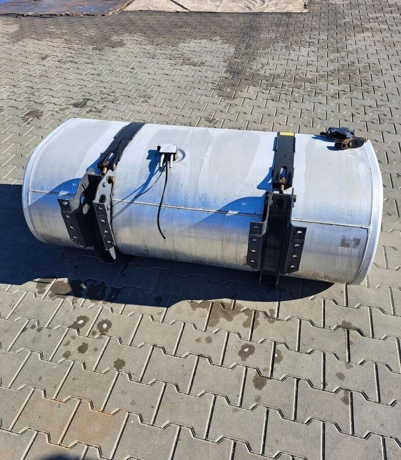 VOLVO ZBIORNIK PALIWA VOLVO FH FM FMX FL FE RENAULT GAMA T D RANGE LOW DECK MEGA - Fuel tank for Truck: picture 4 VOLVO ZBIORNIK PALIWA VOLVO FH FM FMX FL FE RENAULT GAMA T D RANGE LOW DECK MEGA - Fuel tank for Truck: picture 4