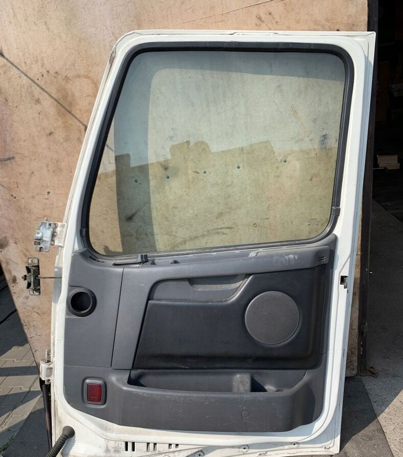 Volvo FH 12 13 - Door and parts for Truck: picture 5 Volvo FH 12 13 - Door and parts for Truck: picture 5