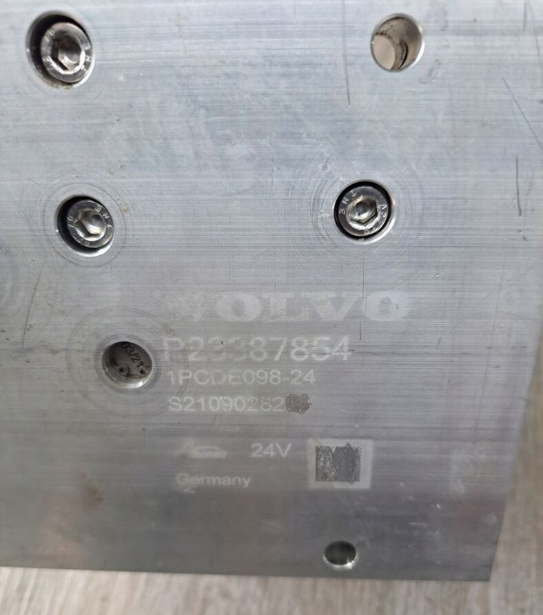 Volvo FH 4 23387854   Volvo FH 4 FMX / Renault Gama T - Exhaust system for Truck: picture 2 Volvo FH 4 23387854   Volvo FH 4 FMX / Renault Gama T - Exhaust system for Truck: picture 2