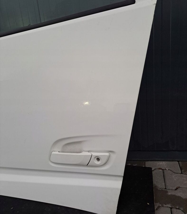 Volvo FH 4 - Door and parts for Truck: picture 4 Volvo FH 4 - Door and parts for Truck: picture 4