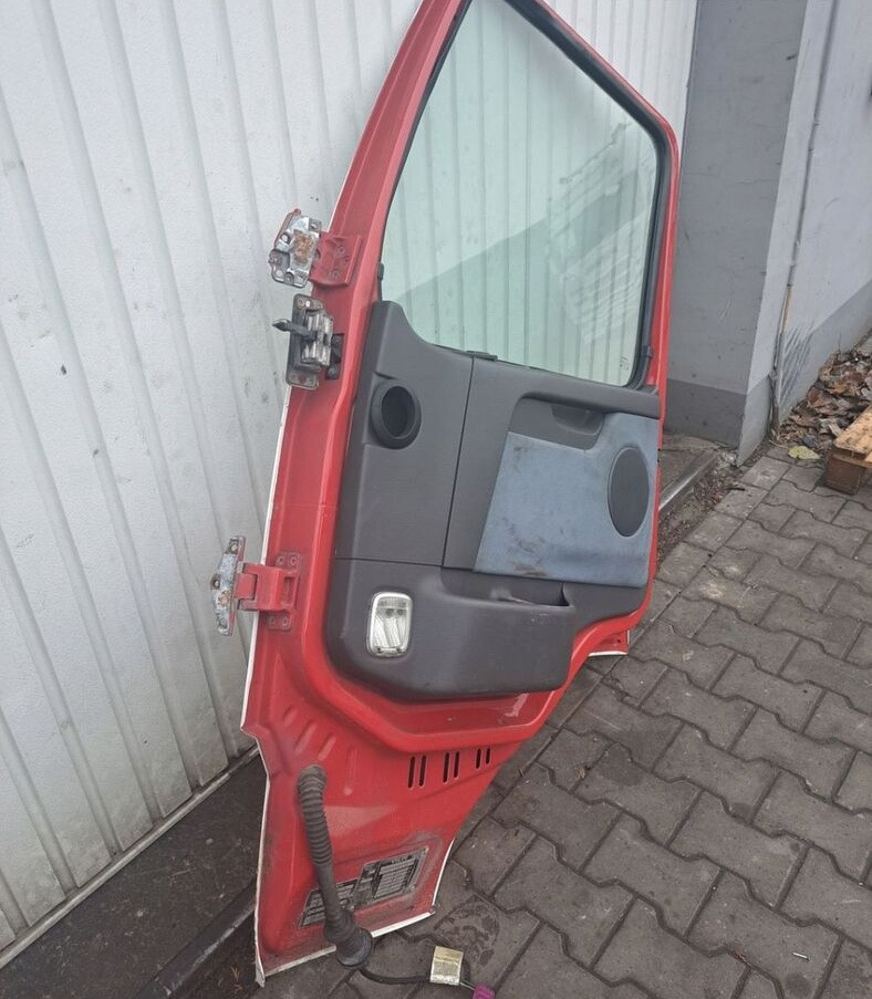 Volvo FM - Door and parts for Truck: picture 3 Volvo FM - Door and parts for Truck: picture 3