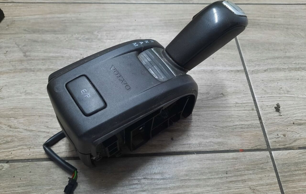 Volvo JOYSTICK ZMIANY BIEGÓW GAŁKA LEWAREK VOLVO FH FM 4 22583048 - Gear stick for Truck: picture 1 Volvo JOYSTICK ZMIANY BIEGÓW GAŁKA LEWAREK VOLVO FH FM 4 22583048 - Gear stick for Truck: picture 1