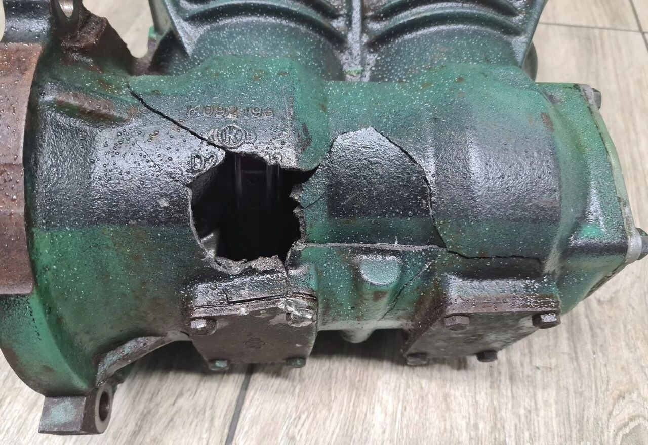 Volvo SPRĘŻARKA KOMPRESOR POWIETRZA FH 4 FH 16 EURO 6 22083113 Volvo VOLVO FH 4 FH 16 EURO 6 22083113 - A/C compressor for Truck: picture 4 Volvo SPRĘŻARKA KOMPRESOR POWIETRZA FH 4 FH 16 EURO 6 22083113 Volvo VOLVO FH 4 FH 16 EURO 6 22083113 - A/C compressor for Truck: picture 4