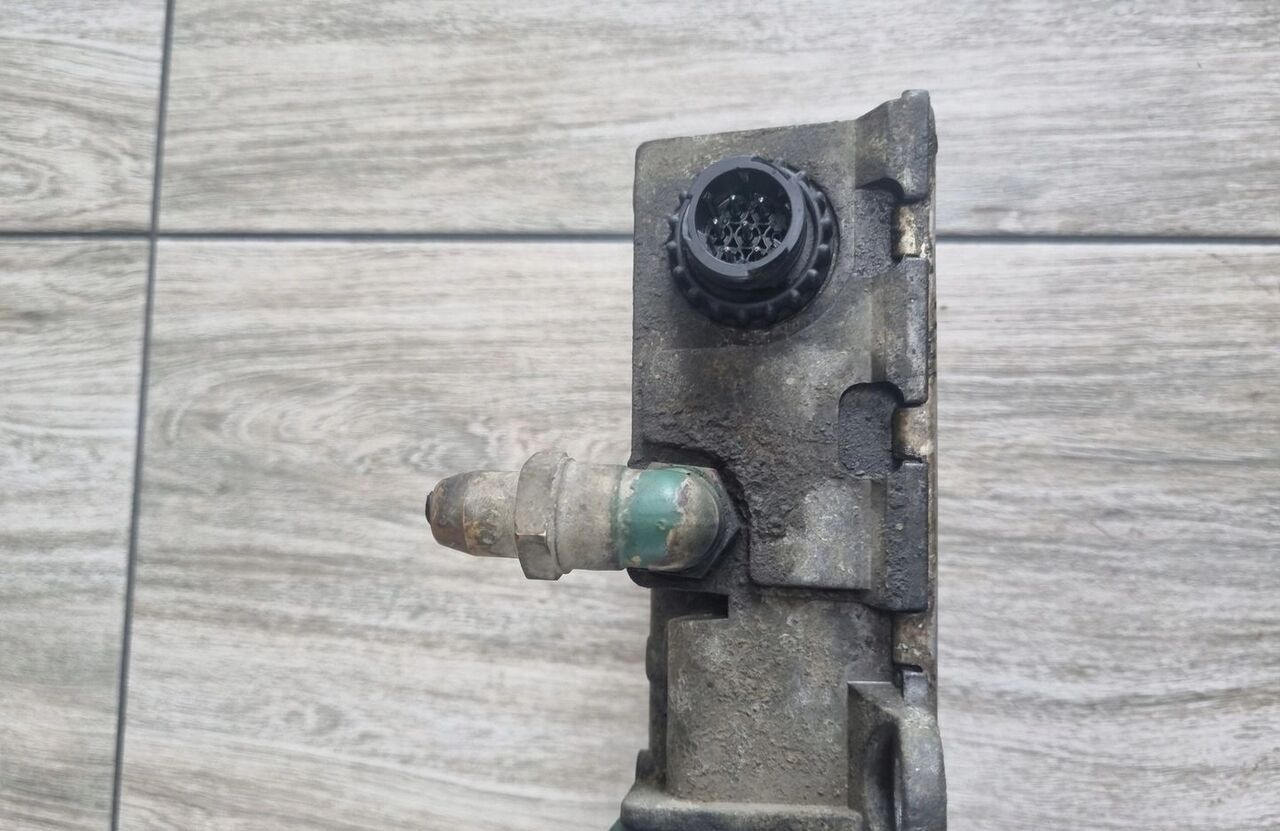 Volvo ZAWÓR HAMULCA GÓRSKIEGO GÓRSKI FH 16 D16E. Volvo OE - Brake valve for Truck: picture 3 Volvo ZAWÓR HAMULCA GÓRSKIEGO GÓRSKI FH 16 D16E. Volvo OE - Brake valve for Truck: picture 3