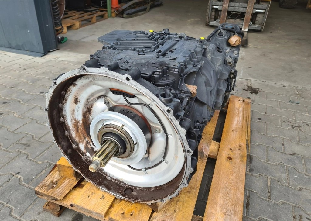 ZF TRAXON 12TX2621 Z RETARDEREM TD JC46 7K481BAB 2022 ROK - Gearbox: picture 2 ZF TRAXON 12TX2621 Z RETARDEREM TD JC46 7K481BAB 2022 ROK - Gearbox: picture 2