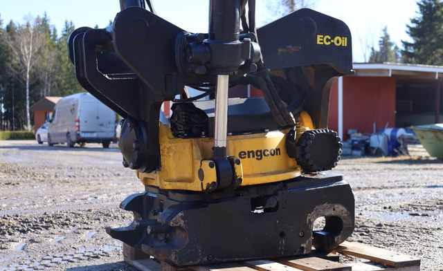 EngconEngcon EC233S-QS80-SS10 - Tiltrotator: picture 5 EngconEngcon EC233S-QS80-SS10 - Tiltrotator: picture 5