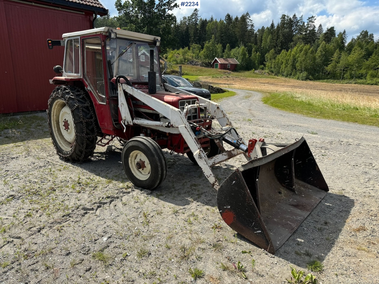 1973 International Harvester 454 w/front loader. - Farm tractor: picture 2 1973 International Harvester 454 w/front loader. - Farm tractor: picture 2