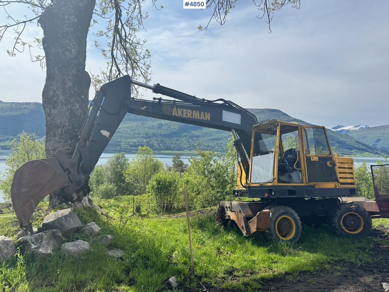 1983 Åkerman H7 Wheeled excavator with digging bucket - Excavator: picture 1 1983 Åkerman H7 Wheeled excavator with digging bucket - Excavator: picture 1