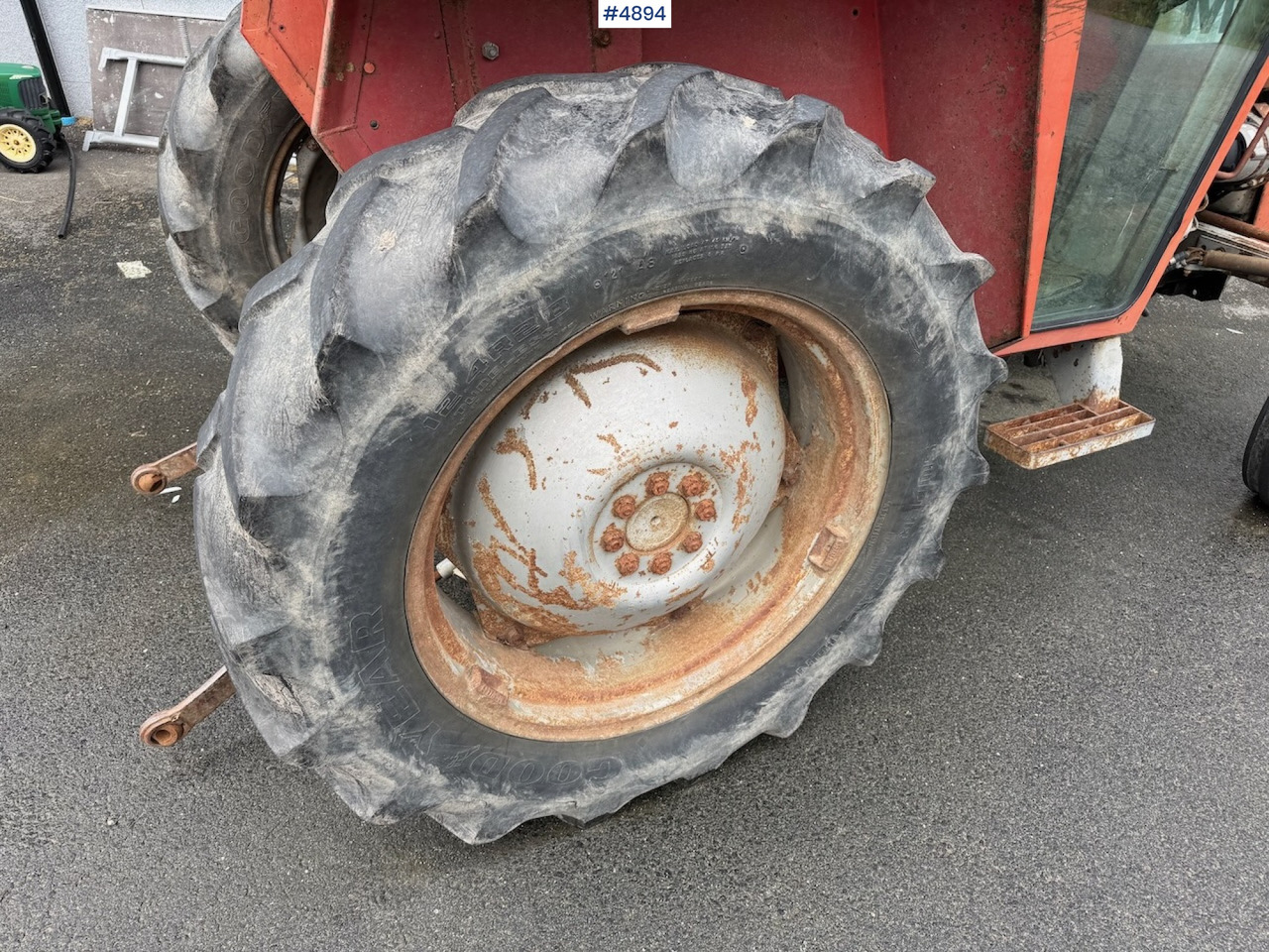 Farm tractor 1983 Massey Ferguson 550: picture 17