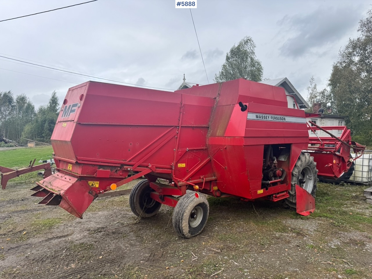 1986 Massey Ferguson 330 combine harvester - Combine harvester: picture 3 1986 Massey Ferguson 330 combine harvester - Combine harvester: picture 3