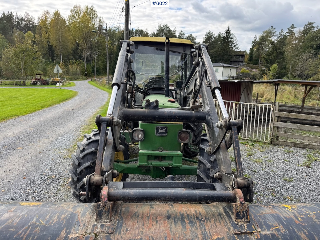 1990 John Deere 1950 Power Synchron w/ front loader. - Farm tractor: picture 3 1990 John Deere 1950 Power Synchron w/ front loader. - Farm tractor: picture 3