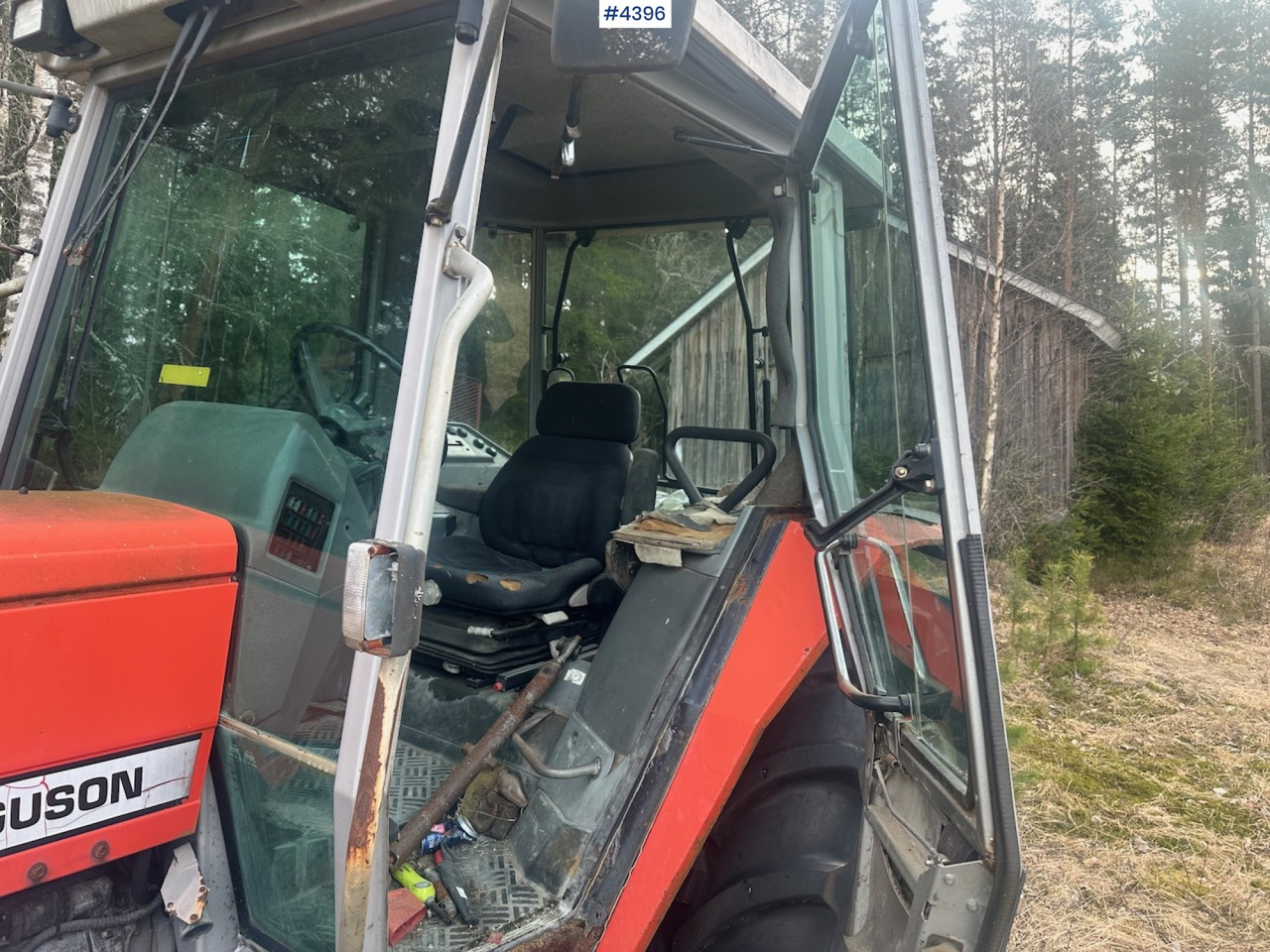 Farm tractor 1991 Massey-Ferguson 3060 4x4 tractor. Rep. object: picture 29
