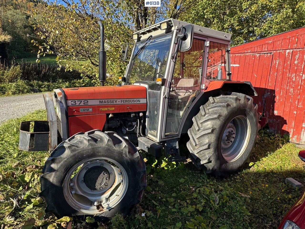 1992 Massey Ferguson 372 - Farm tractor: picture 3 1992 Massey Ferguson 372 - Farm tractor: picture 3