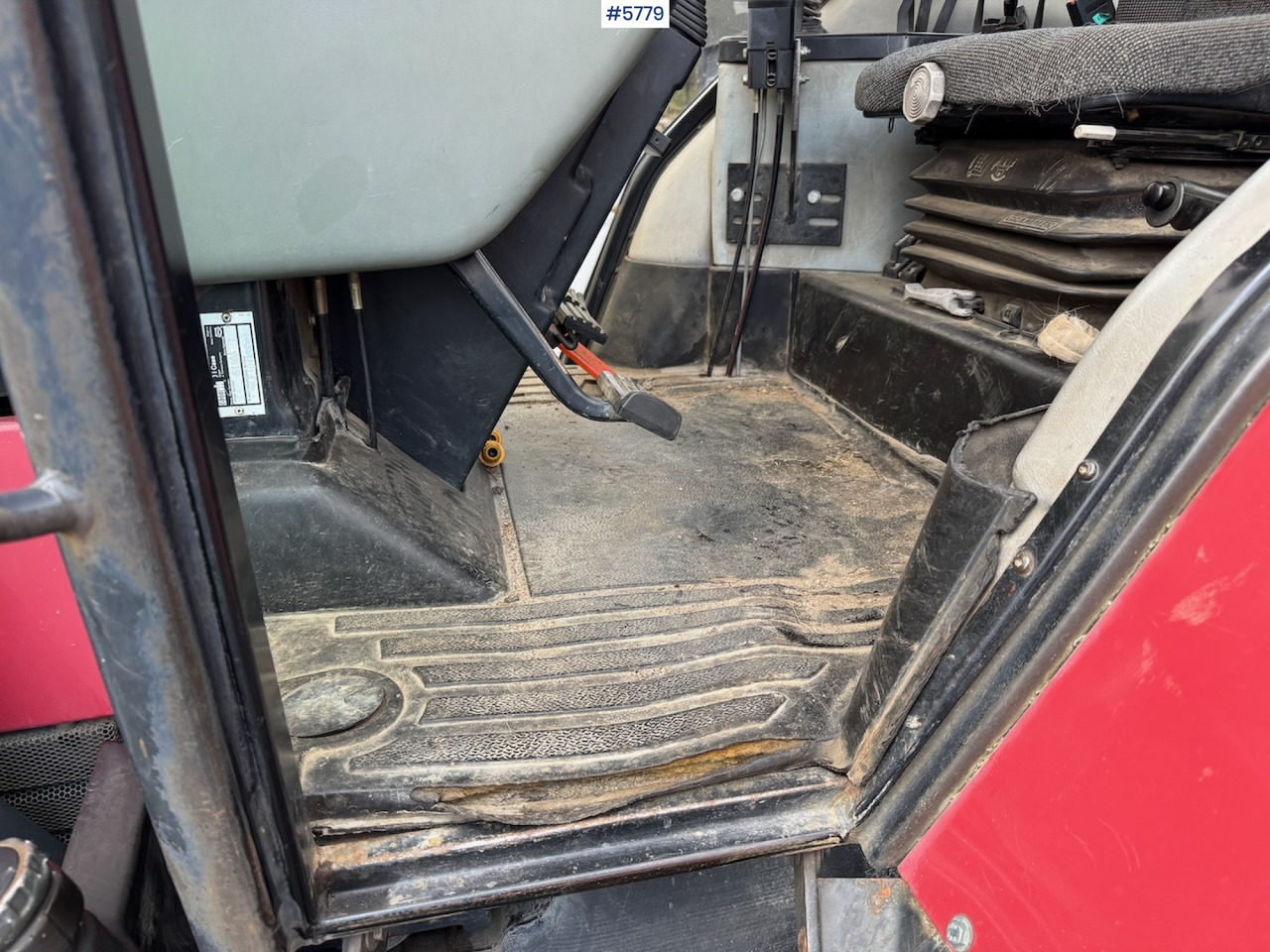 Farm tractor 1995 Case IH 5150 Maxxum w/ front loader.: picture 18