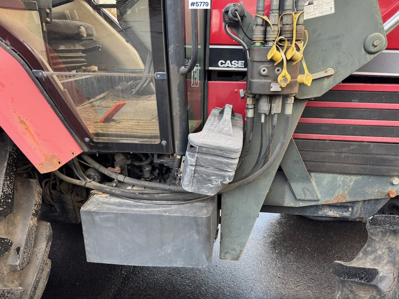 Farm tractor 1995 Case IH 5150 Maxxum w/ front loader.: picture 16