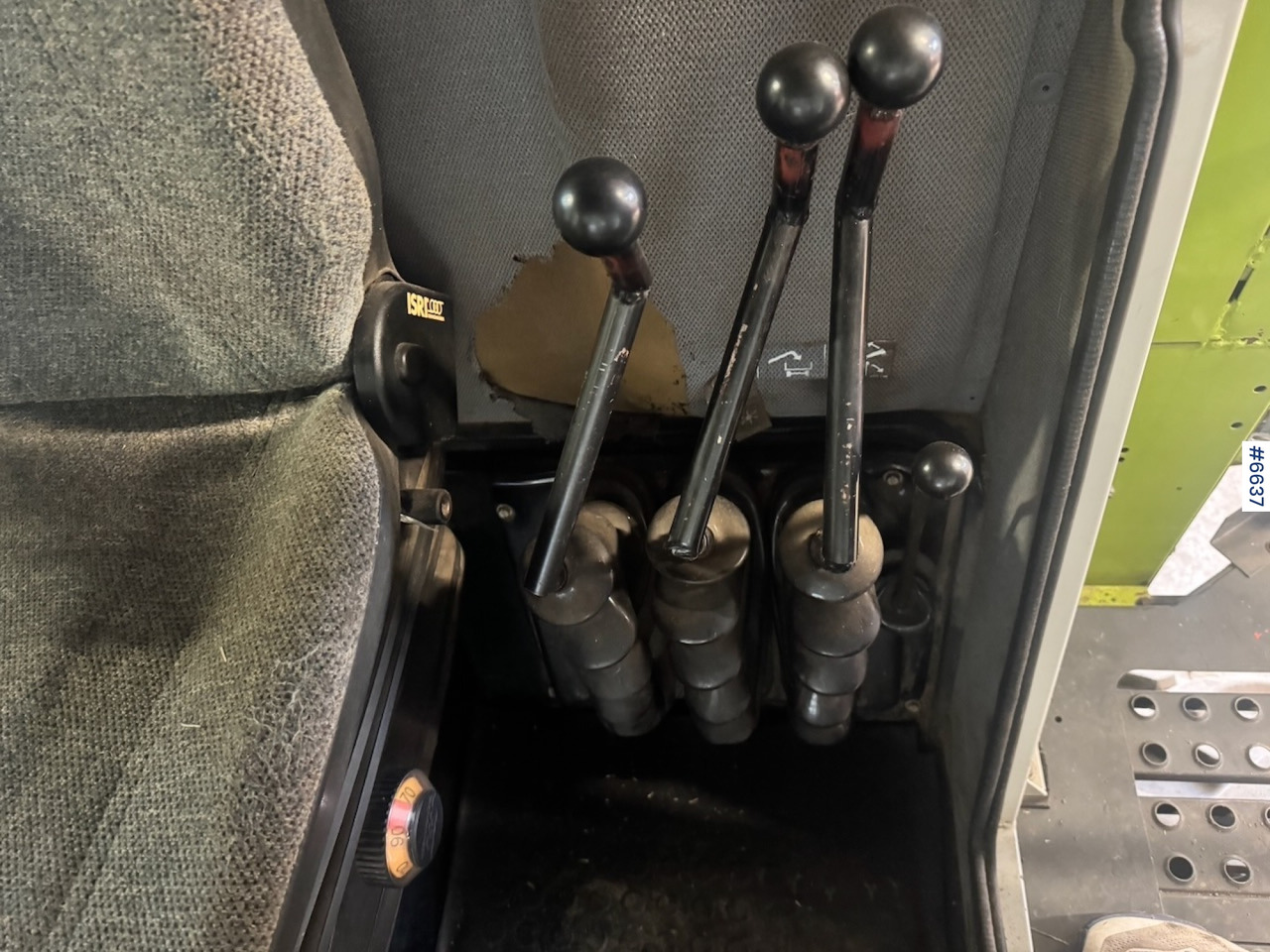 Combine harvester 1999 Claas Dominator 68 S combine harvester with twin wheels. Well-maintained / Recently upgraded!: picture 17