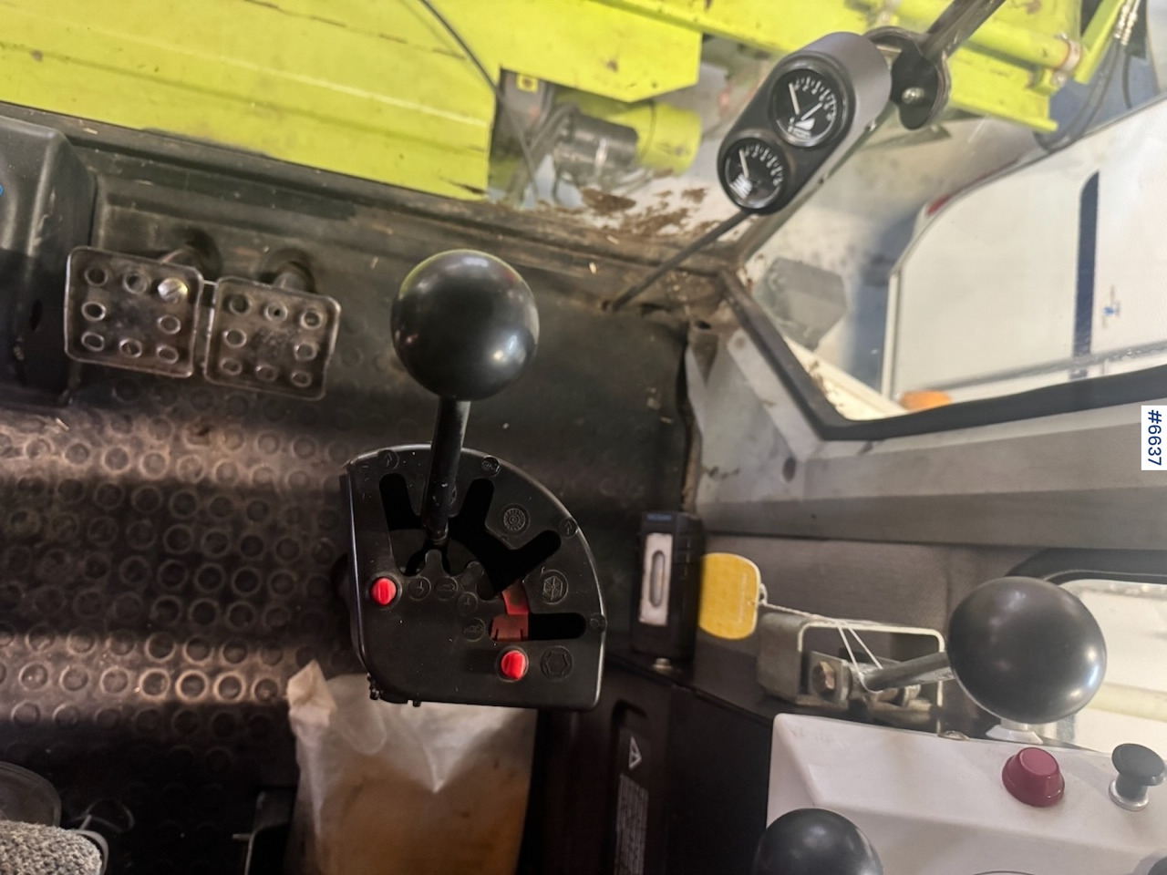 Combine harvester 1999 Claas Dominator 68 S combine harvester with twin wheels. Well-maintained / Recently upgraded!: picture 18