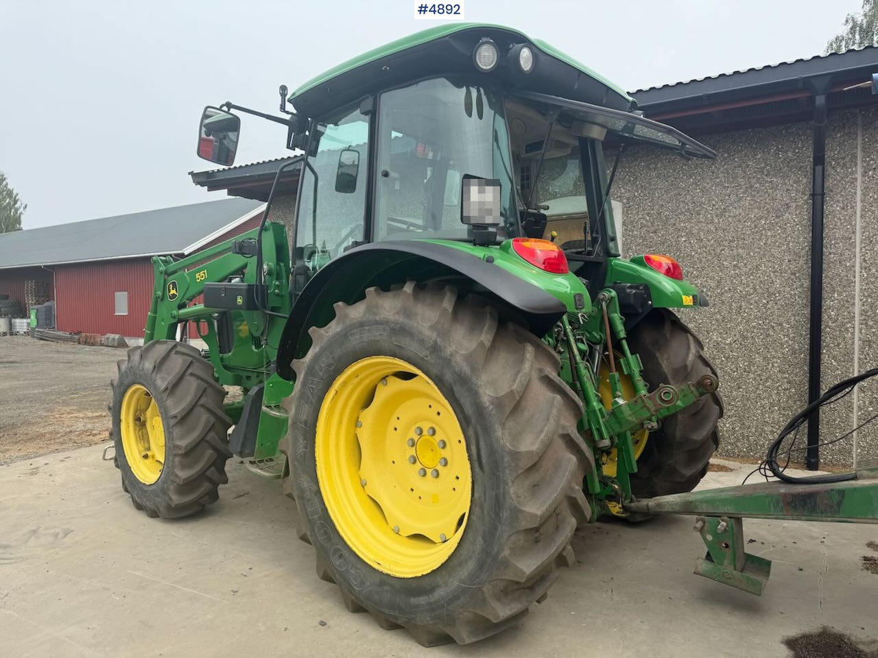 2004 John Deere 5720 4x4 w/ front loader - Farm tractor: picture 3 2004 John Deere 5720 4x4 w/ front loader - Farm tractor: picture 3