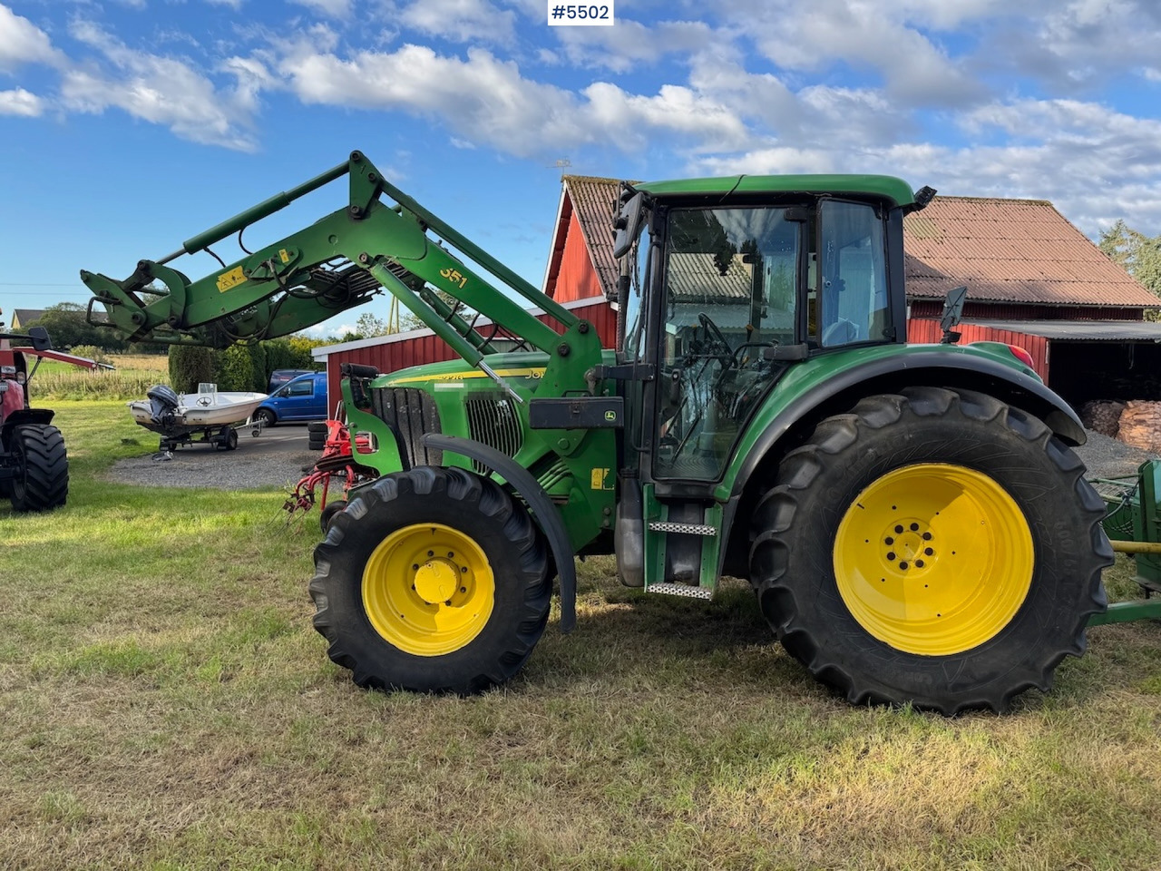 2004 John Deere 6220 w/front loader - Farm tractor: picture 1 2004 John Deere 6220 w/front loader - Farm tractor: picture 1