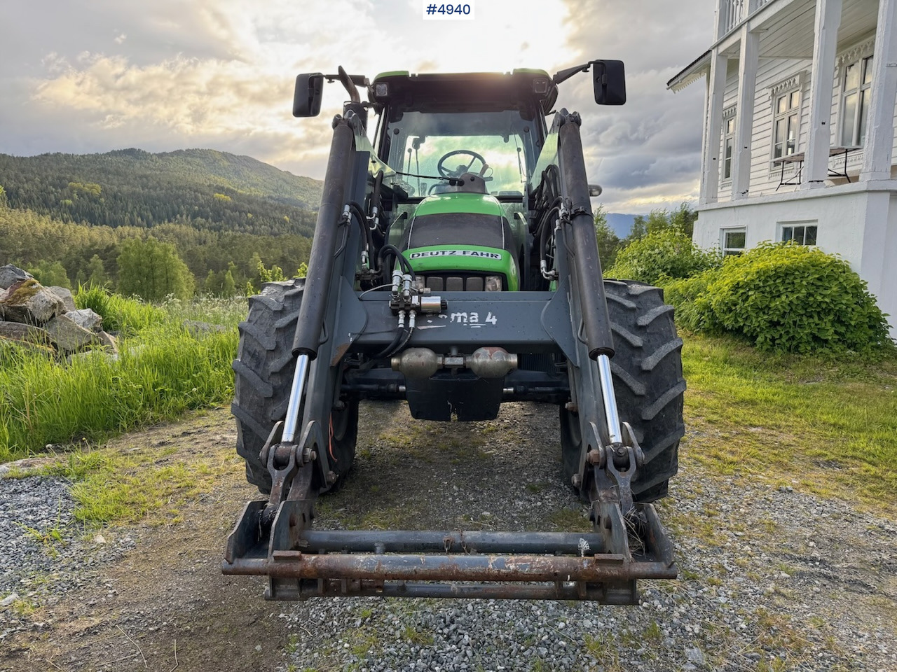 2006 Deutz-Fahr Agrotron K90 w/front loader. - Farm tractor: picture 3 2006 Deutz-Fahr Agrotron K90 w/front loader. - Farm tractor: picture 3
