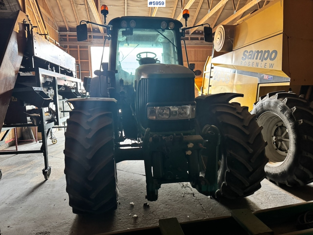 2007 John Deere 6930 w/ Front loader, hydraulics and Front PTO. Rep object. - Farm tractor: picture 3 2007 John Deere 6930 w/ Front loader, hydraulics and Front PTO. Rep object. - Farm tractor: picture 3